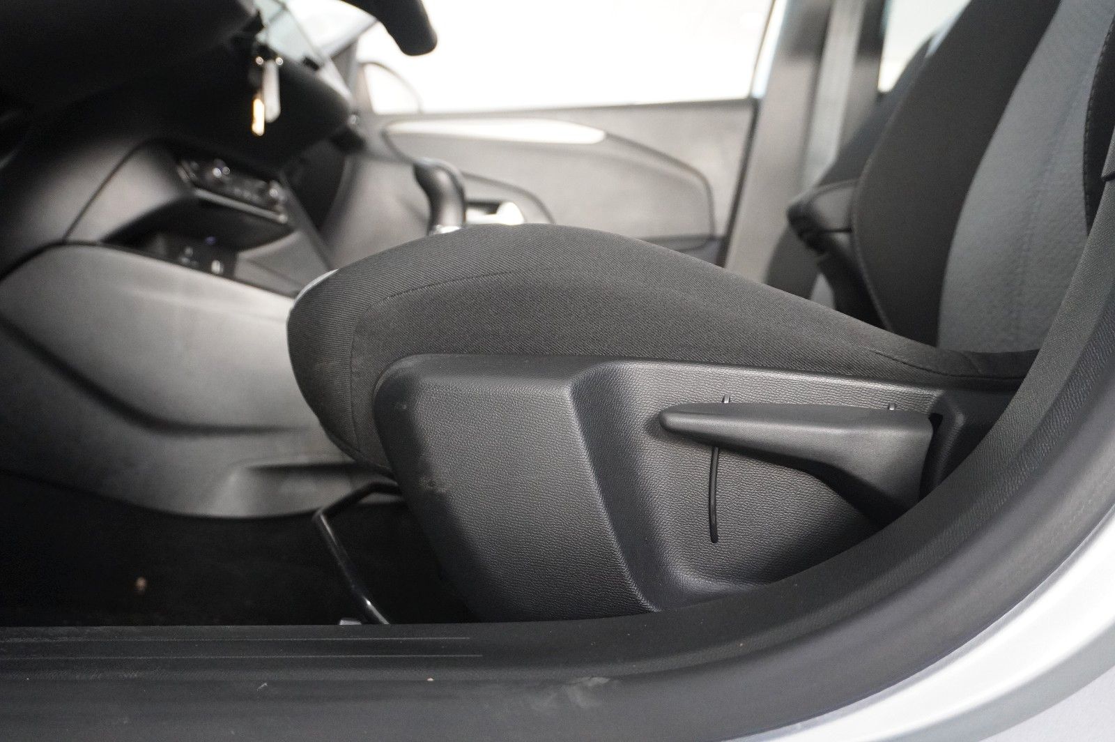 Fahrzeugabbildung Opel Corsa F 1.2 FACELIFT NAVI/LED/KAMERA/VIRTU./SHZ