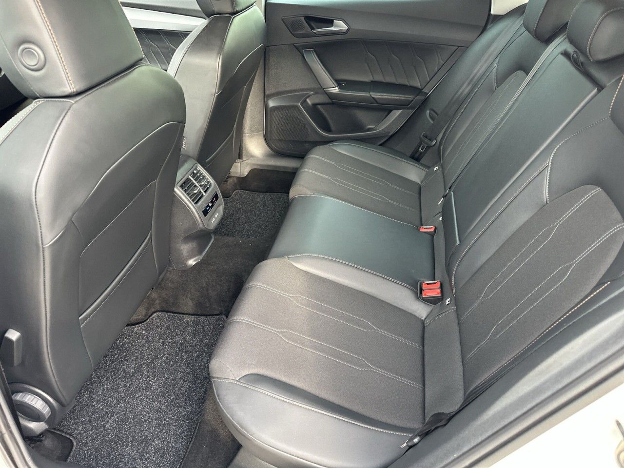 Fahrzeugabbildung CUPRA Leon 1.5 TSI ACT 150 PS 6-Gang