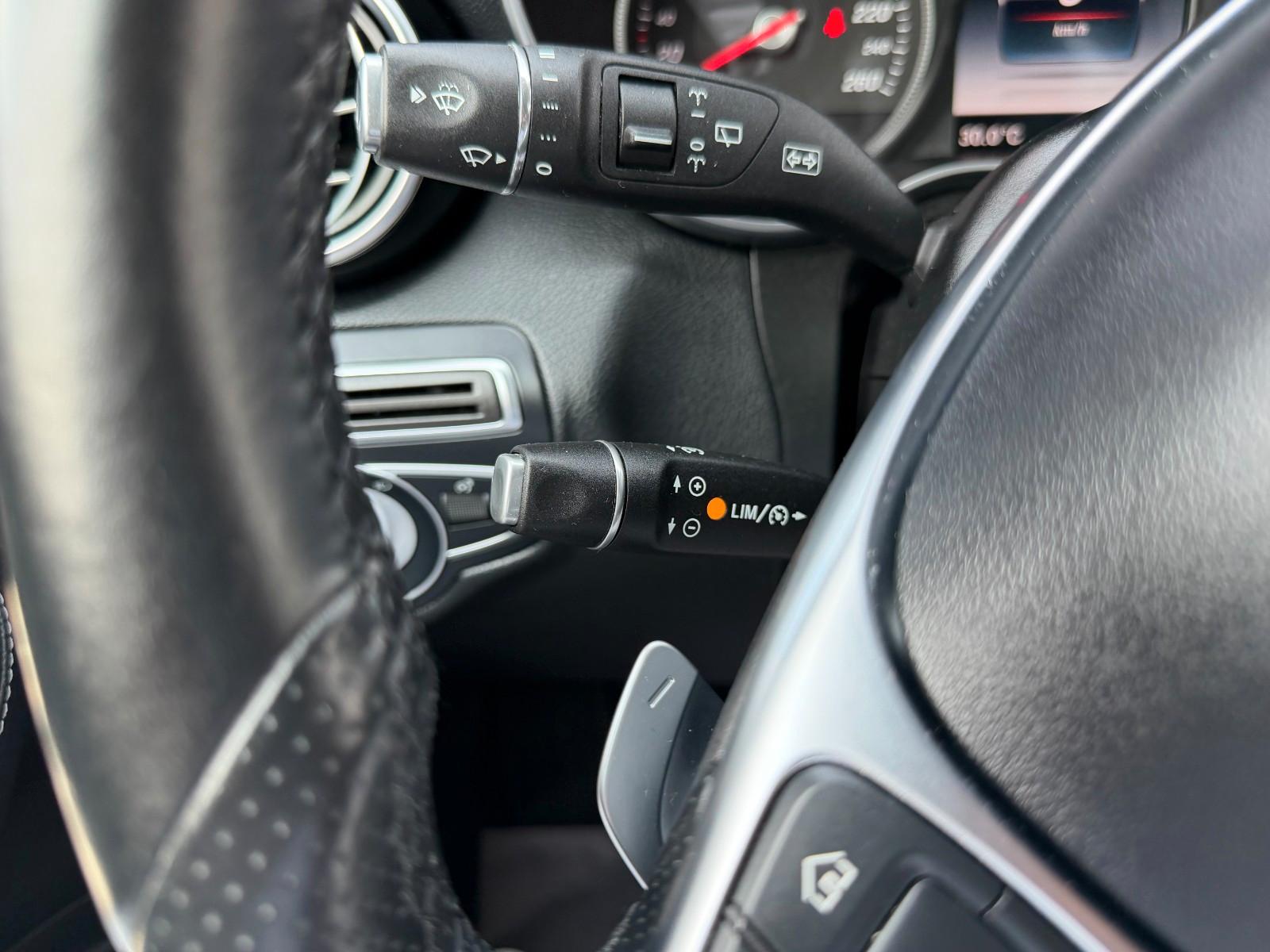 Mercedes-Benz GLC 300 4M*AMG*Designo*Night*LED*1Hd*20 Zoll*Tot