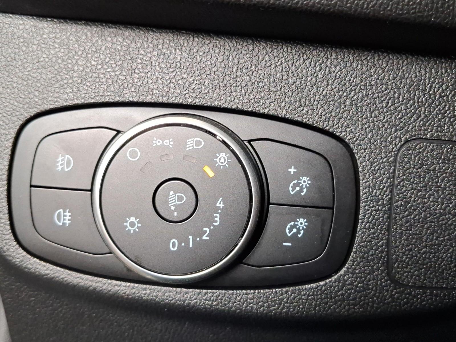 Ford Focus Turnier 2.0 Titanium,Navi,LED,Tempo,Kamera