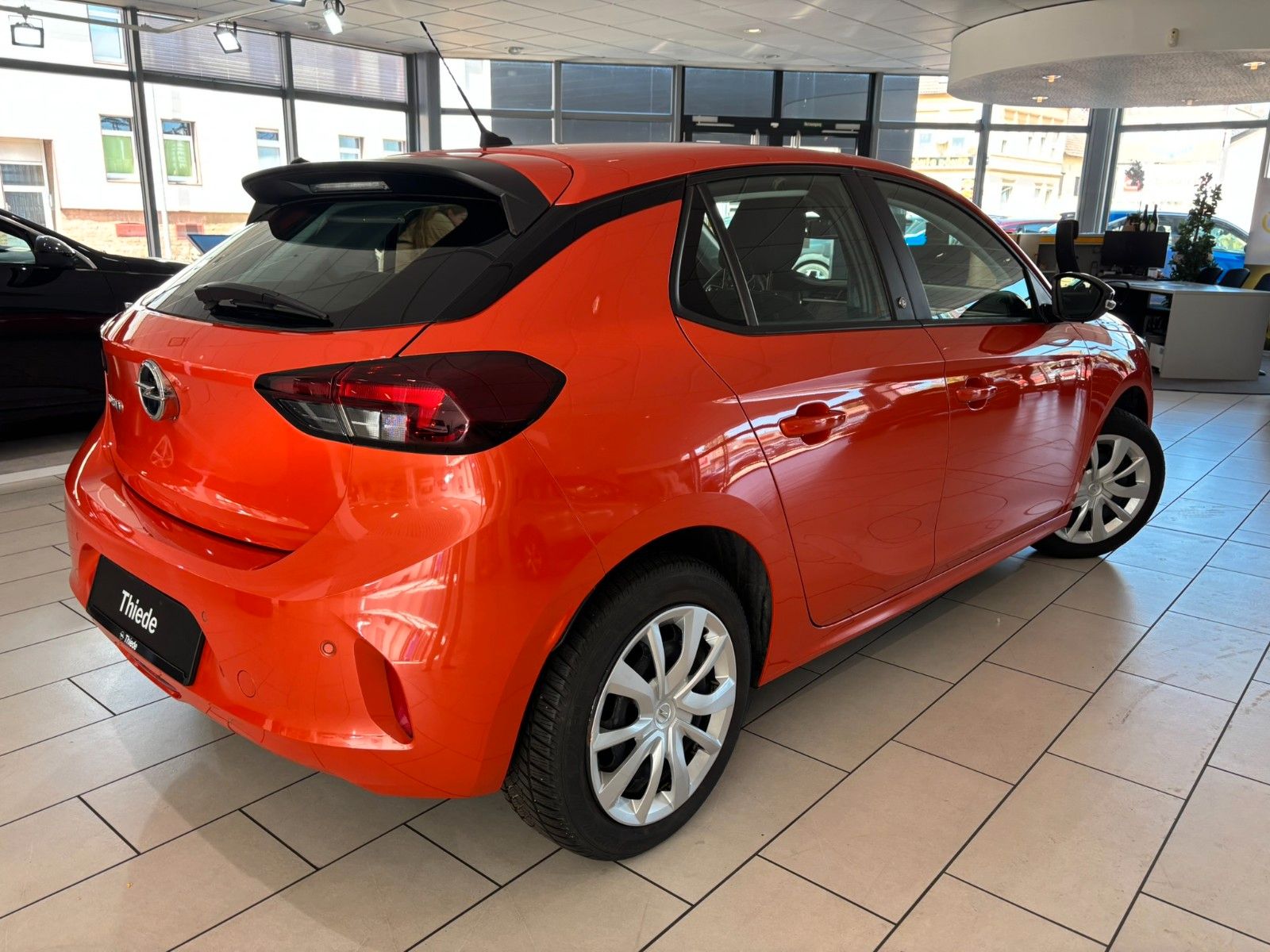 Fahrzeugabbildung Opel Corsa-e F EDITION 7KW NAVI/VIRT/SHZ/DAB/WÄRMEP.