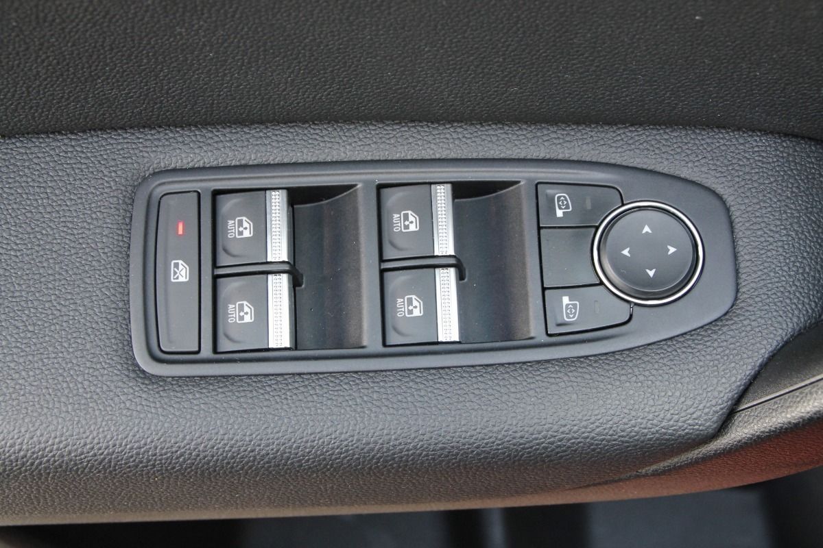 Fahrzeugabbildung Renault Captur Techno Mild Hybrid 140