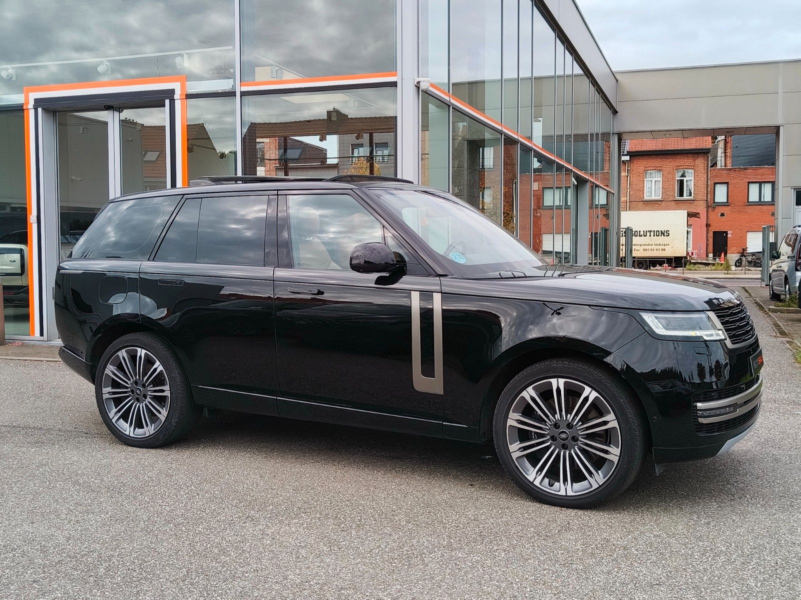 Land Rover *APPROVED* RR P530 V8 4.4 Pano/AHK/SV Leder/23 imagem 2