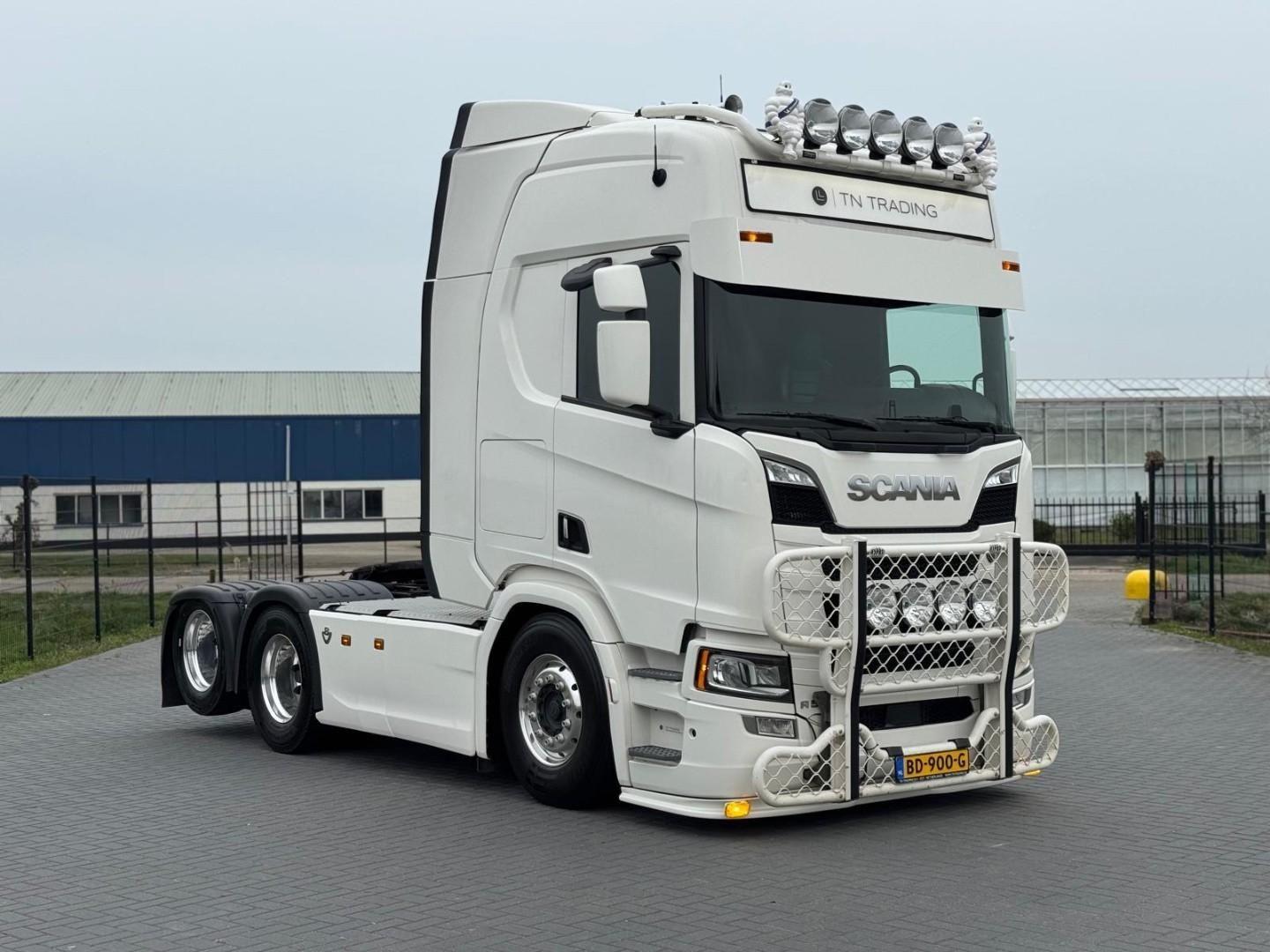 Scania R580 Showtruck, Lederausstattung, Alcoa-Ausstatt