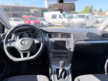Volkswagen Golf - 12