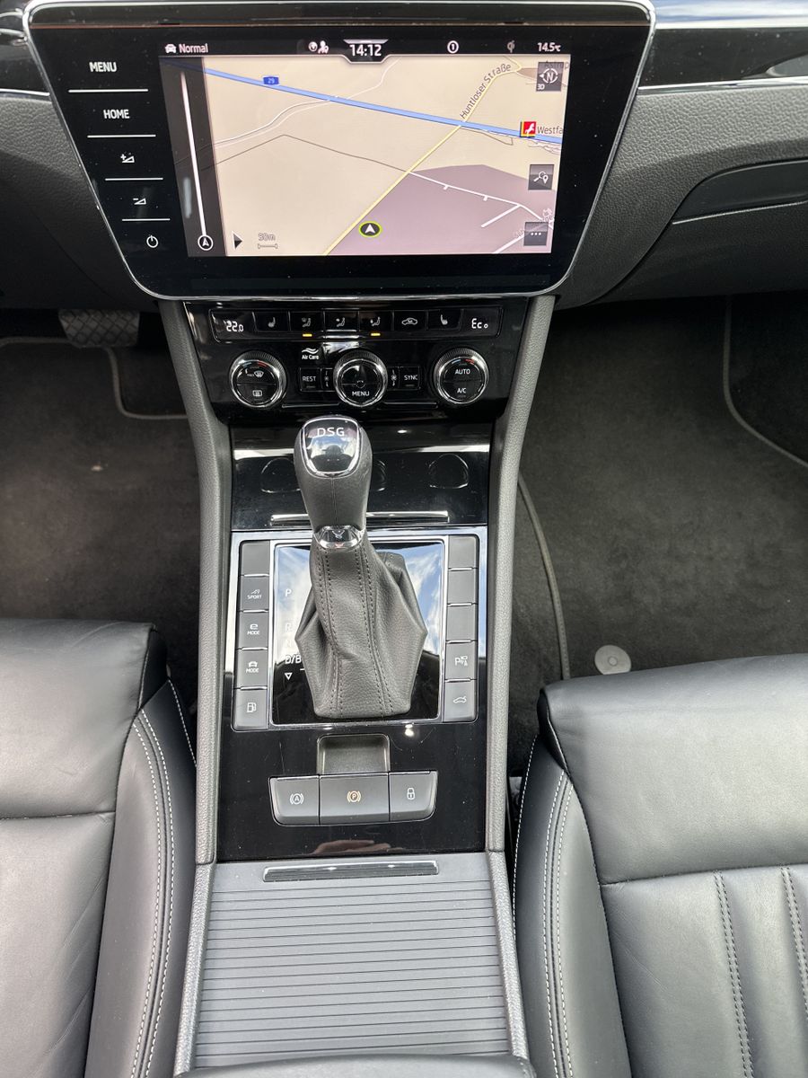 Fahrzeugabbildung SKODA Superb Combi 1.4 TSI DSG L&K iV NAV+LED+360°+VC