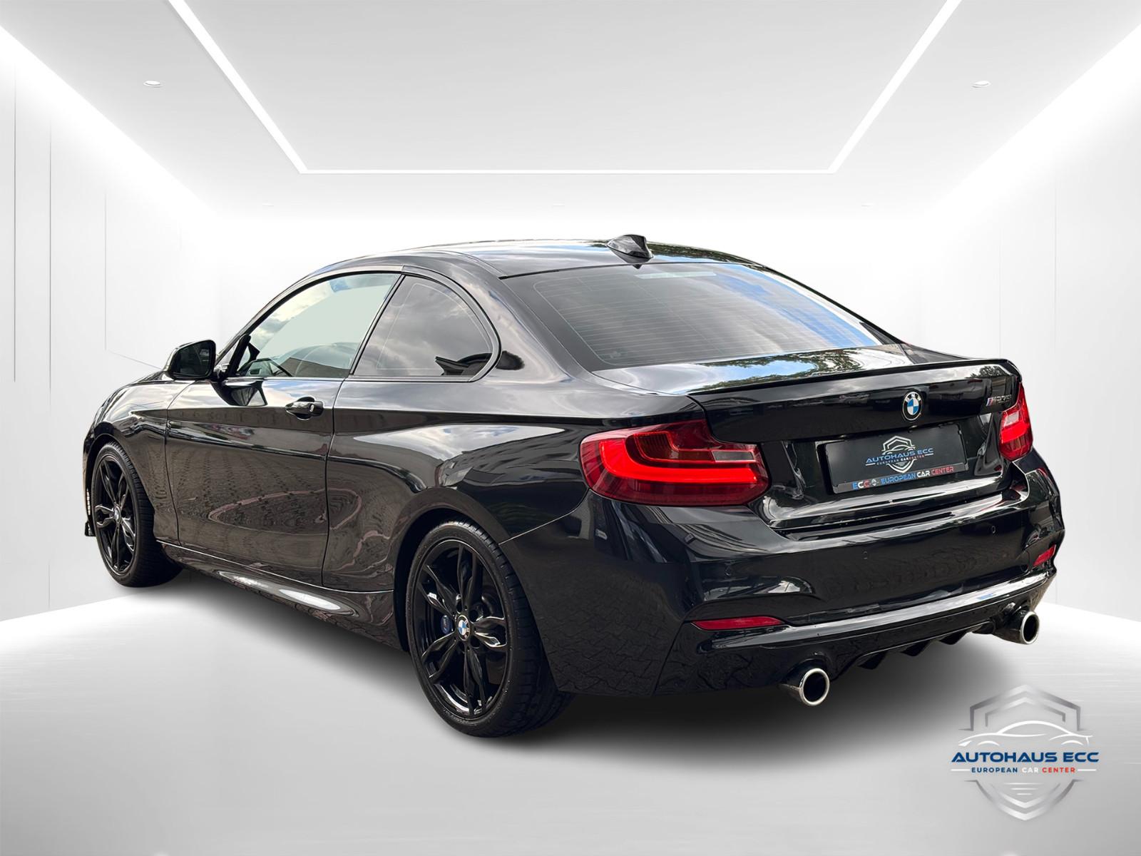 BMW M235i Coupé F22 326 ch BVA – Pack M – Toit ouvrant – Cuir – GPS Professional – 89 000 km