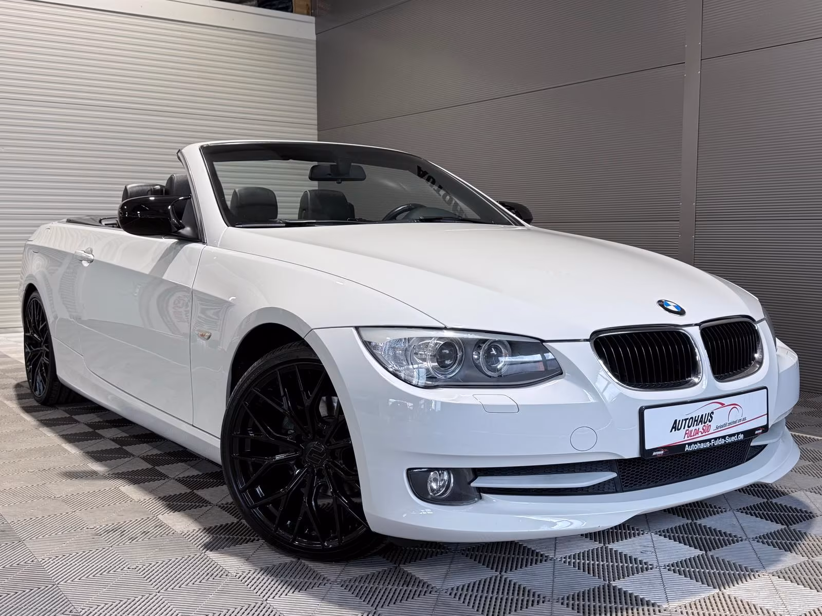 BMW 320i Cabriolet°Leder°3.Hand°Xenon°Tempomat°SHzg°