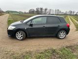 Toyota Auris 2.2 D-CAT D-CAT - Toyota Auris mit Diesel-Antrieb