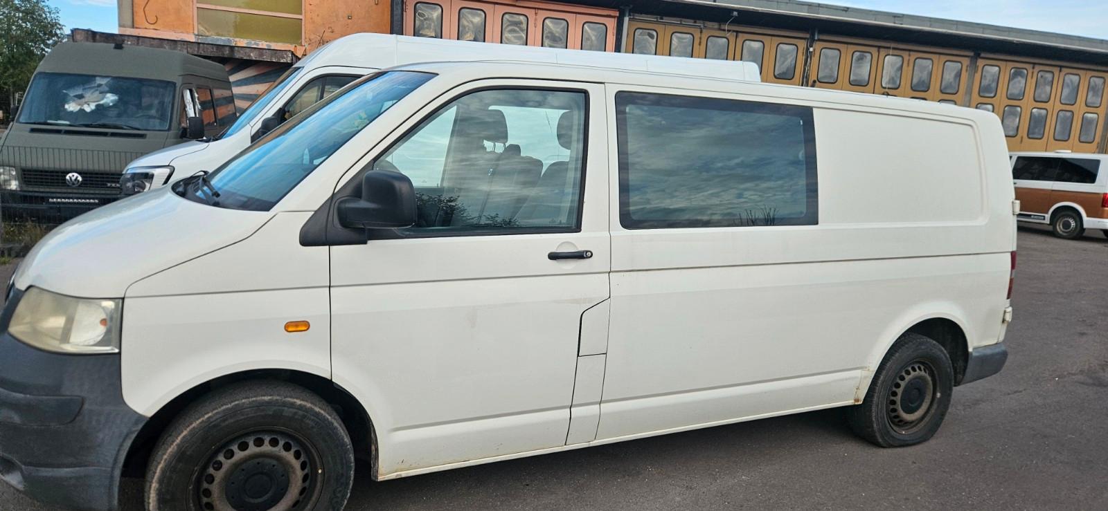 Volkswagen Transporter 2006 — rear view