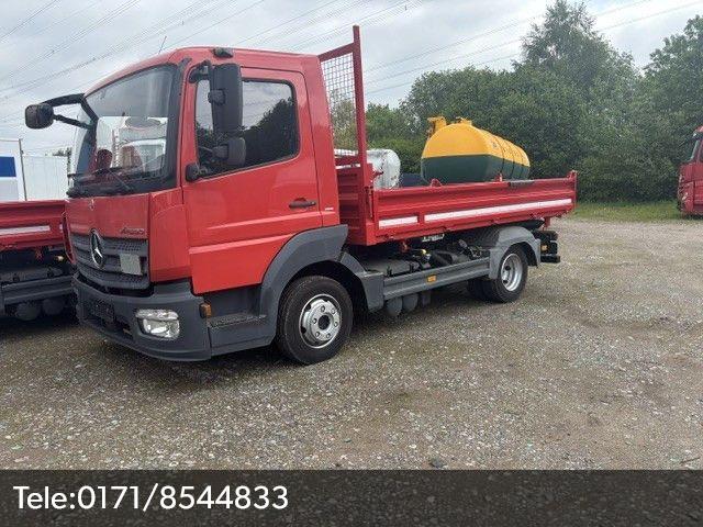 Mercedes-Benz Atego 818  2 x AHK Oelanschlüsse 3 Sitzer