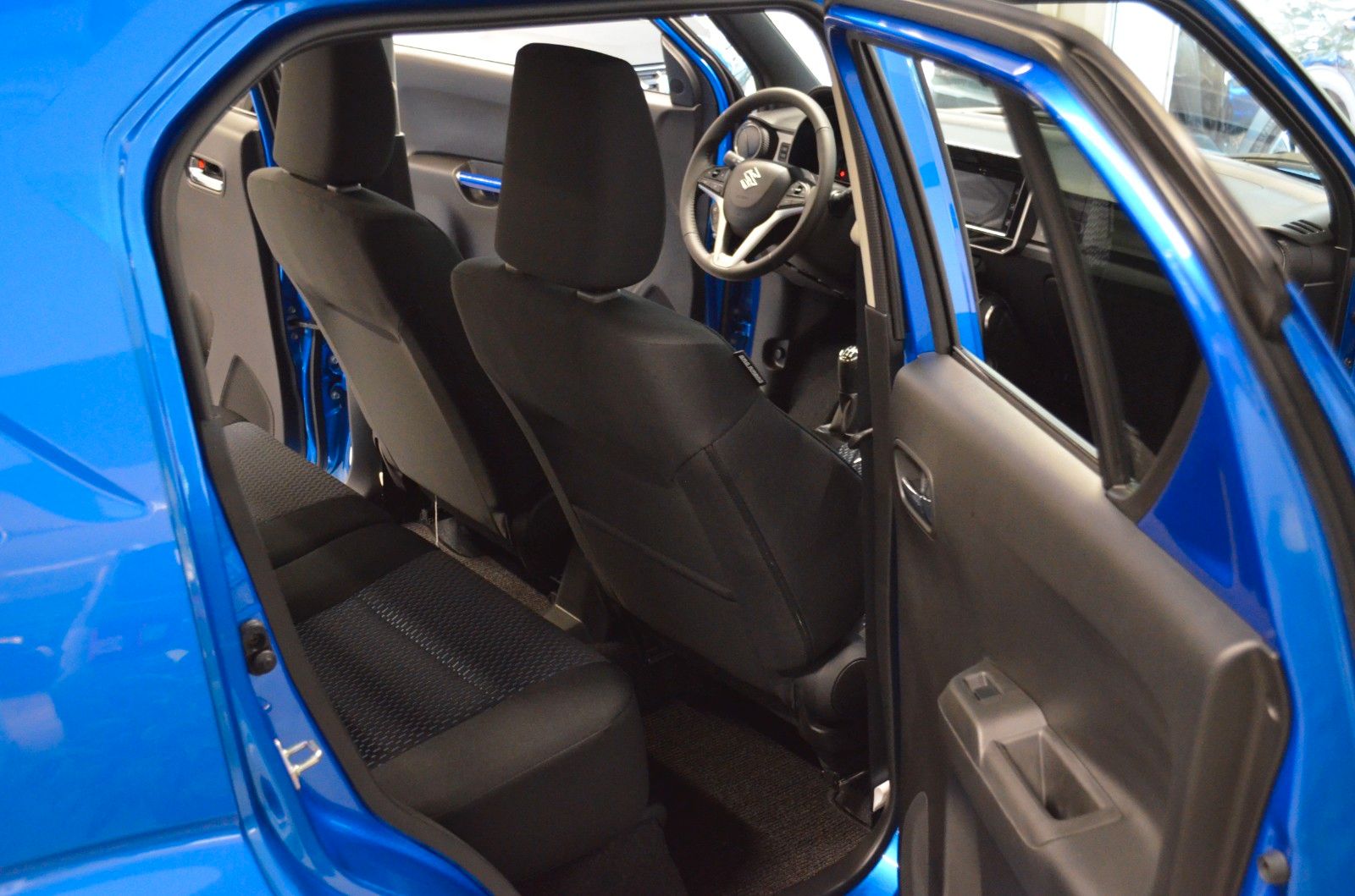 Fahrzeugabbildung Suzuki Ignis 1.2 DUALJET HYBRID Comfort +