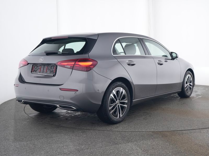 Fahrzeugabbildung Mercedes-Benz A 200 Progressive R-Kamera+LED+DAB+IHC+MBUX