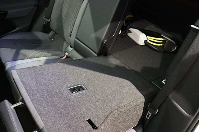 ID.4 Pure 125kW Pano Wärmpep. IQ-LIGHT ACC Ganzj