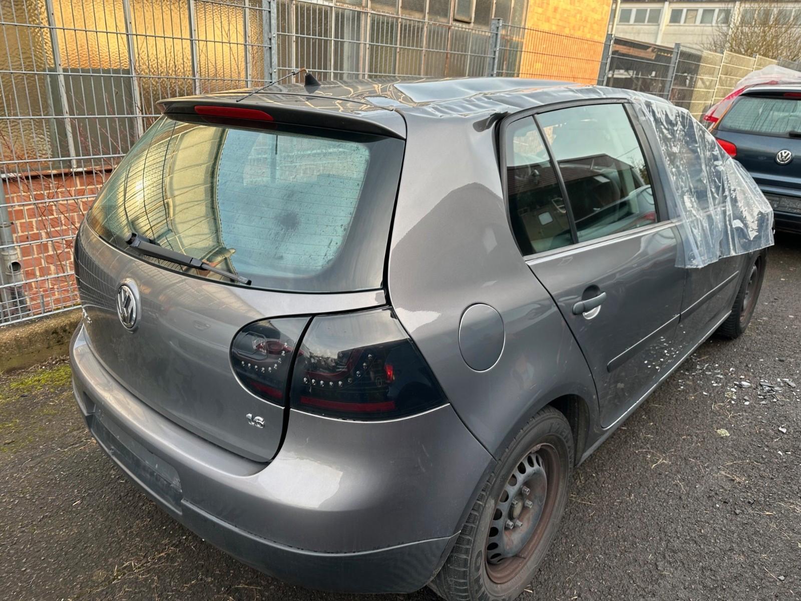 Volkswagen Golf V Lim. Trendline UNFALL !