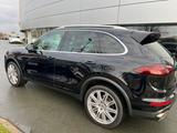 Porsche Cayenne Diesel PDLS+*PANO*21''AHK*LUFT*18 WEGE - Porsche Cayenne in Nürnberg