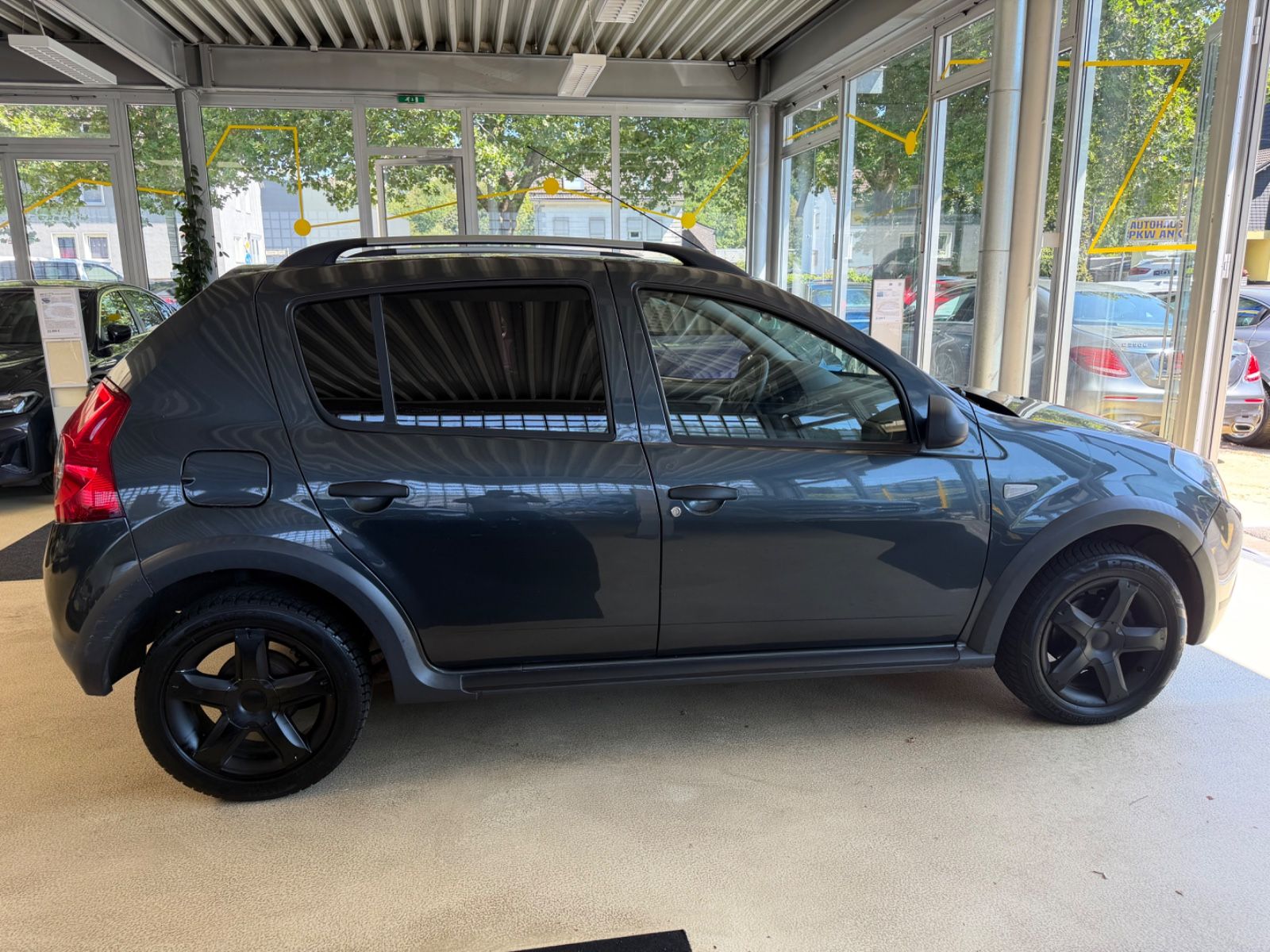 Fahrzeugabbildung Dacia Sandero Stepway