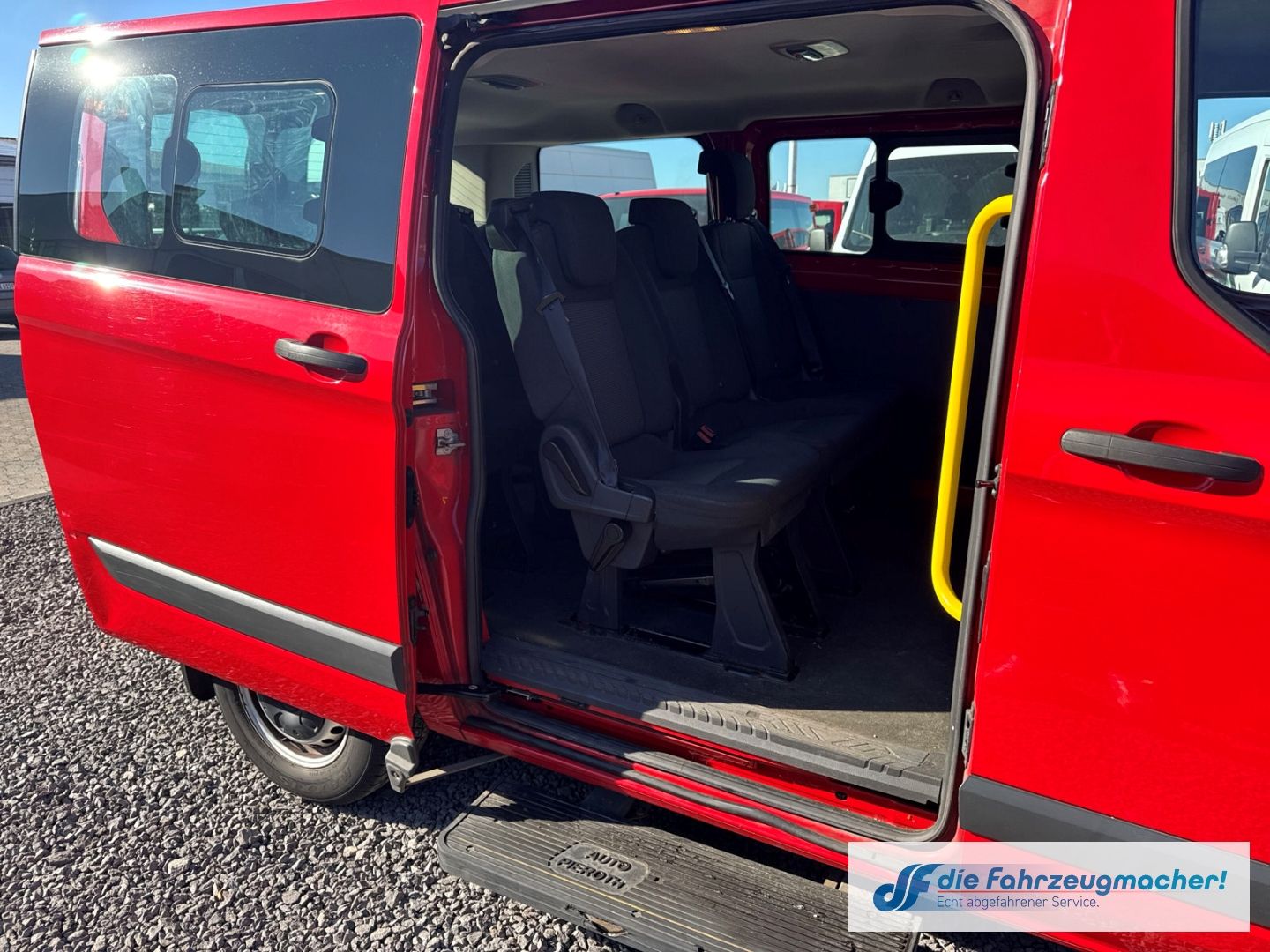 Fahrzeugabbildung Ford Transit Custom Kombi 300 L1 2.2 TDCi *1459