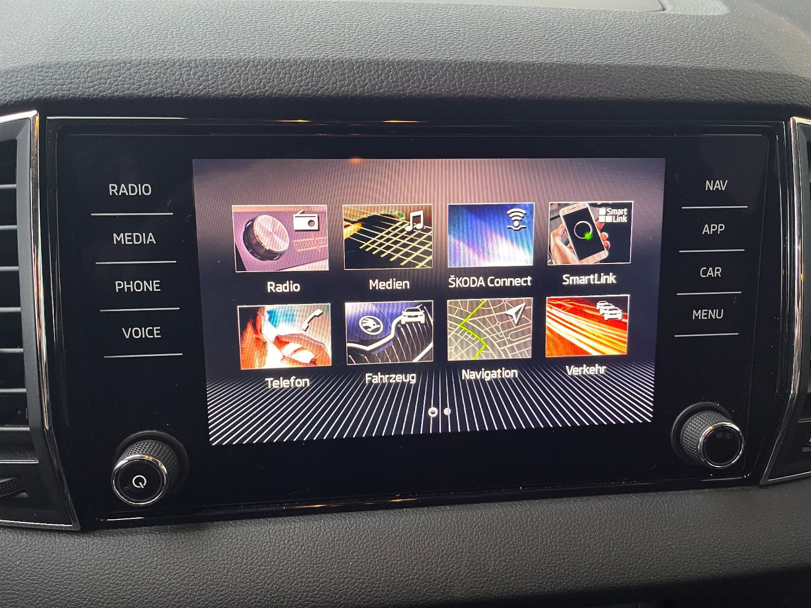 Fahrzeugabbildung SKODA Karoq Ambition 1.0 DSG