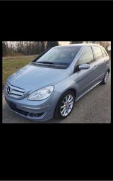 Mercedes-Benz Mercedes B-Klasse 200 Benzin - Mercedes-Benz E 200 aus 2005