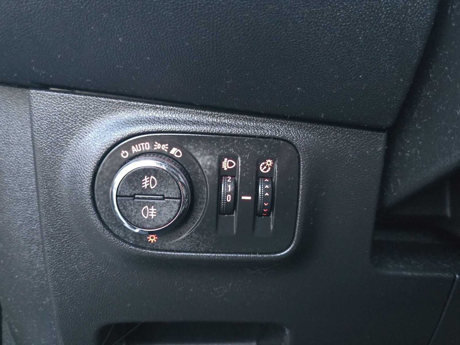 Fahrzeugabbildung Opel Corsa 1.4 Color Edition INSPEKTION TÜV NEU