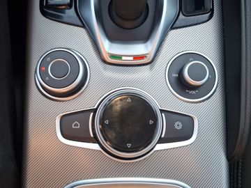 Alfa Romeo Giulia Veloce Q4 2.0 Turbo 16V Kam.+KeyLess+SHZ