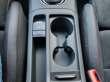 Fahrzeugabbildung Hyundai i30 1.5 T-GDI 7-DCT 48V N-Line ASSI PANO SITZP.