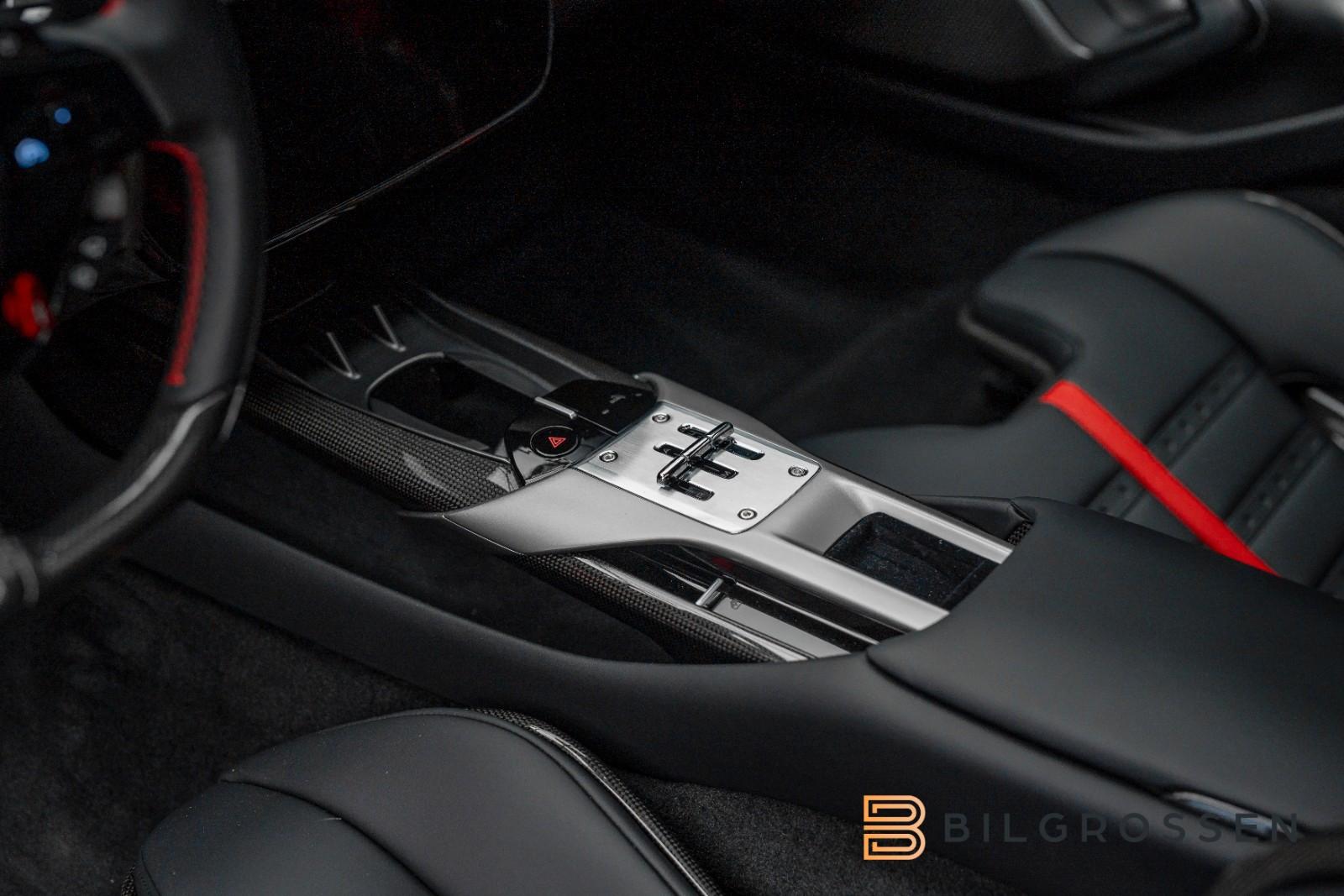 Ferrari Coupe 6.5 V12 CARBON LIFT PASSENGER DISPLAY