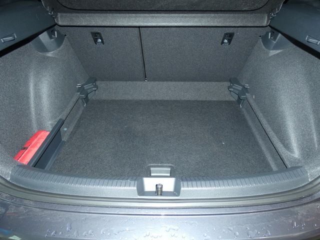 Taigo 1.0 TSI R-Line DSG AHK ACC NAV KAMERA
