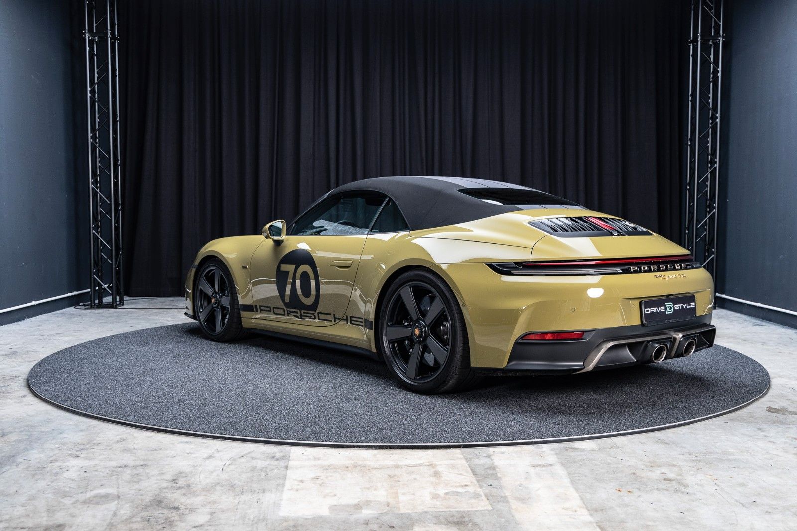 Fahrzeugabbildung Porsche 992.2 GTS Cabrio Spirit 70 + PCCB + Burmester