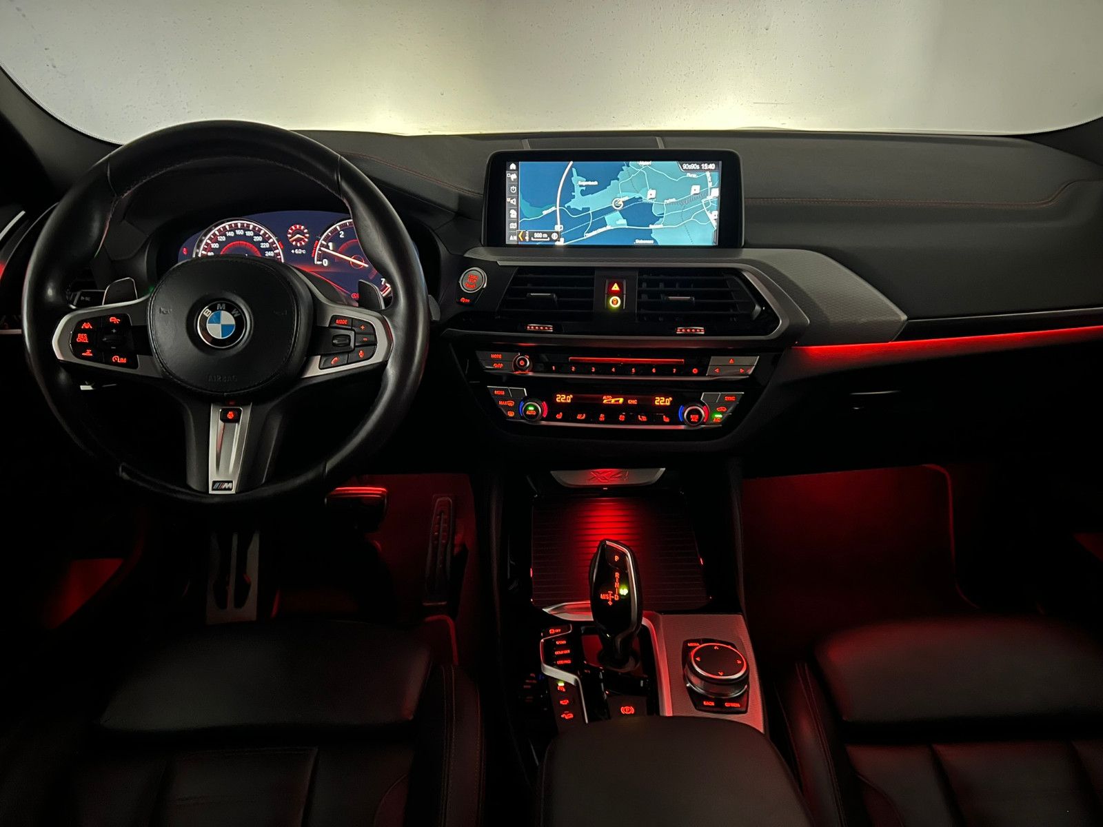 Fahrzeugabbildung BMW X4 xDrive 30 i M SPORT/AHK/ACC/LED/H&K/PANO/STHZ