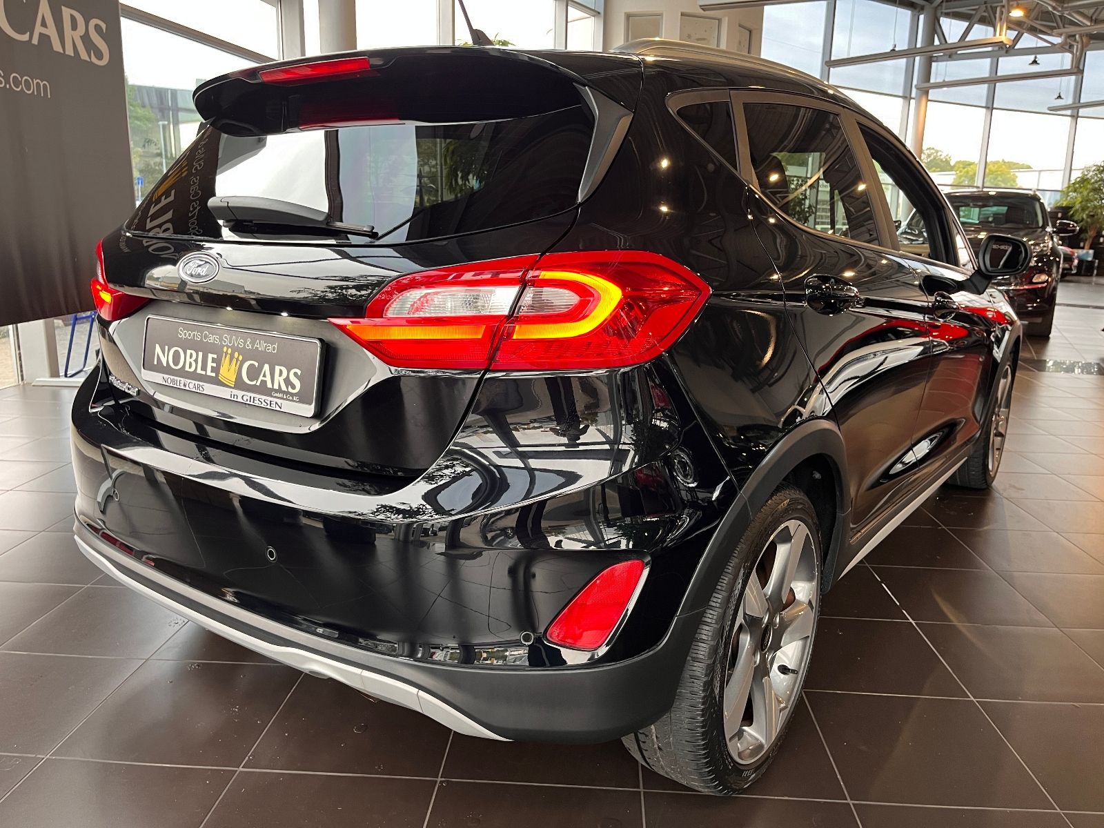 Fahrzeugabbildung Ford Fiesta Active Plus B&O NAV LEDER SHZ PDC