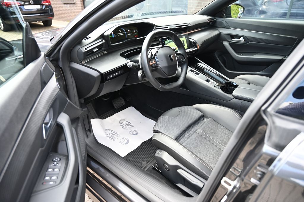 PEUGEOT 508 SW Hybrid 225 LEDER NAVI AHK LED Cam CarPlay PEUGEOT 508 SW Hybrid 225 LEDER NAVI AHK LED Cam CarPlay