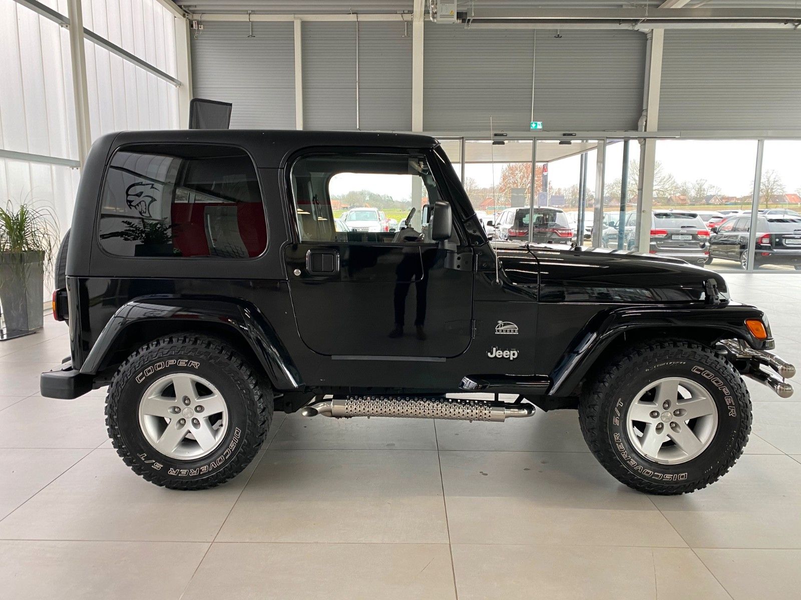 Fahrzeugabbildung Jeep Wrangler 4.0 Sport BFGoodrich T/A 265/70R16 TOP