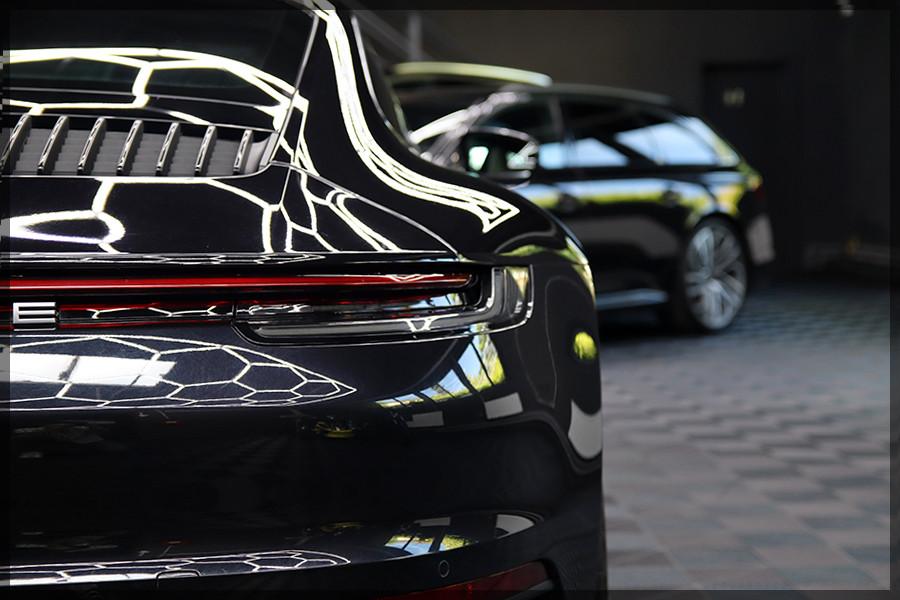 Porsche 911 Carrera PANO / CAM / PDC / APPROVED