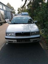 Skoda skoda octavia 1.6 benzen Autmatik klima TU... - gebrauchte Skoda Octavia aus dem Jahr 2001