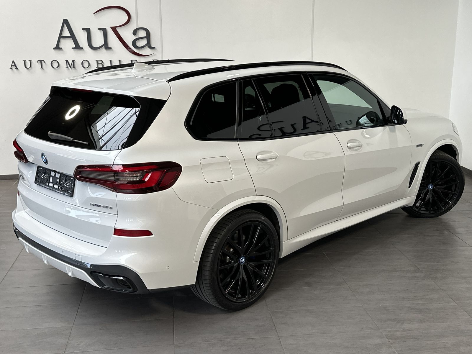 Fahrzeugabbildung BMW X5 xDrive45e M-Sport NAV+LASER+AHK+ACC+360°+22ZO