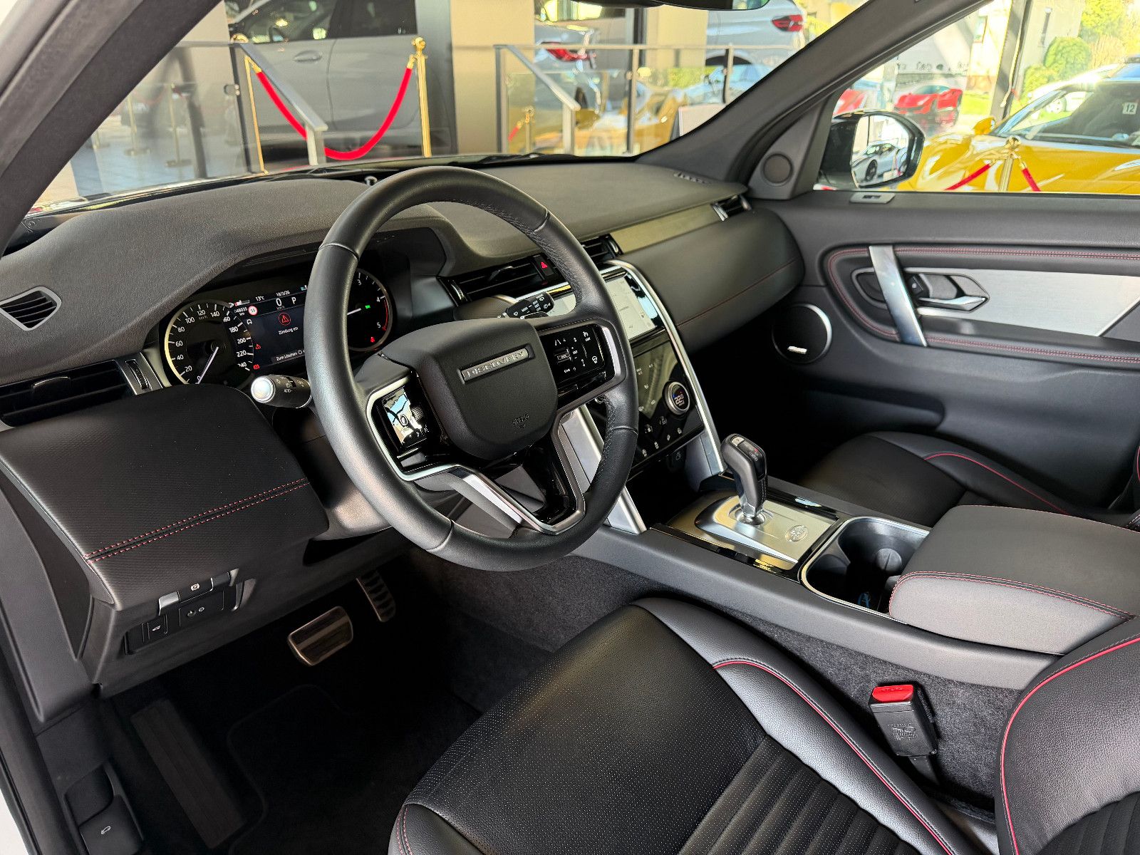 Fahrzeugabbildung Land Rover Discovery Sport R-Dynamic /MERIDIAN/CARPLAY/KAM