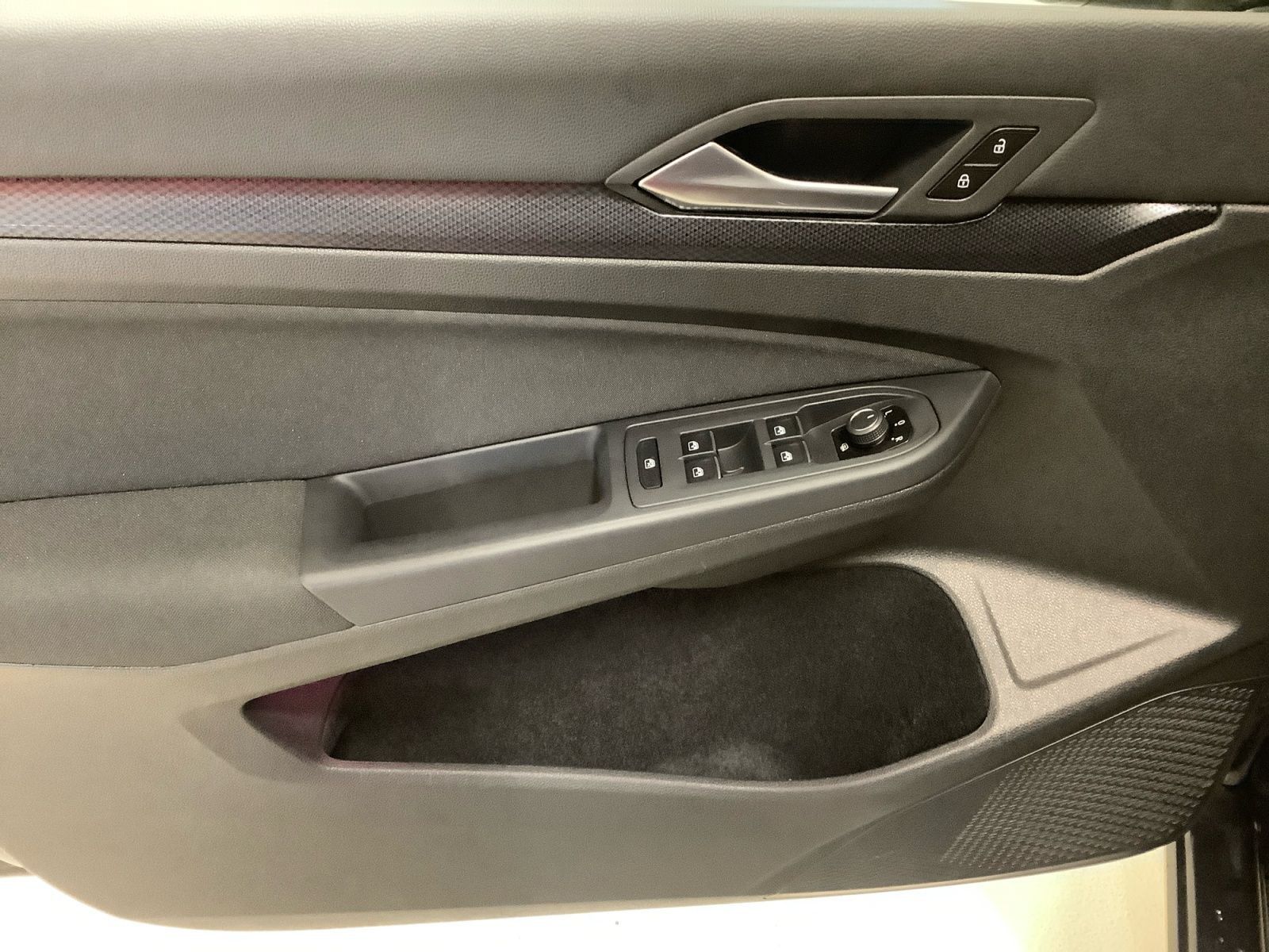 Golf United 1,0  TSI 81 kW  LED, SHZ, Navi, ACC
