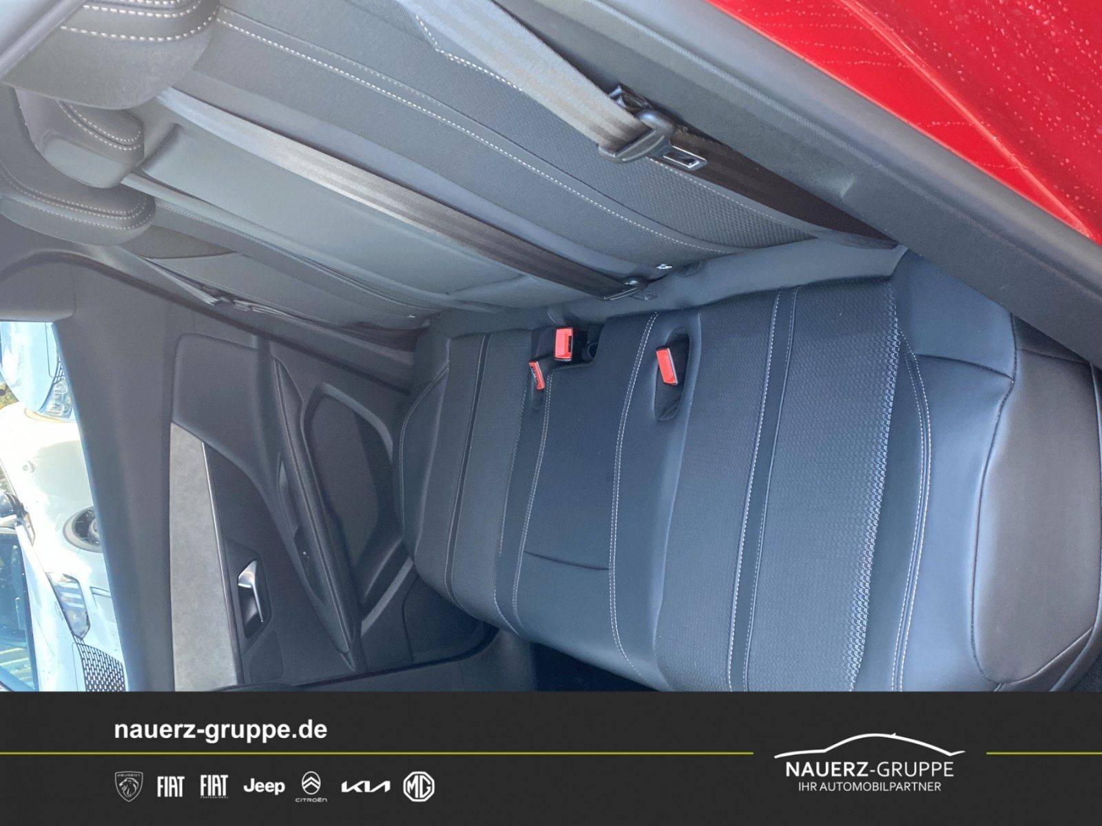 Fahrzeugabbildung Peugeot 3008 Hybrid 225 GT