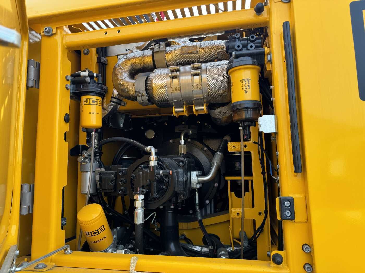 Fahrzeugabbildung JCB 220X LC / DEMO / nur 70h / 2022 / X-Line PRO