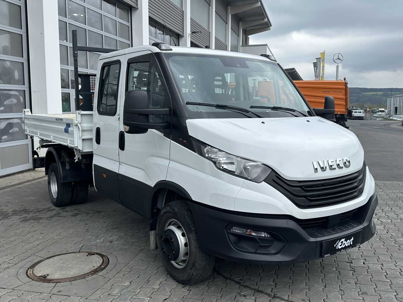Fahrzeugabbildung Iveco 70C18H 3-S.Kipper *R.3750mm*7Sitze*AHK*