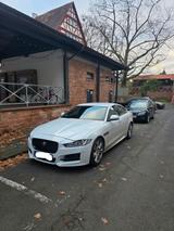 Jaguar XE R-Sport - Jaguar XE R-Sport mit Diesel-Antrieb