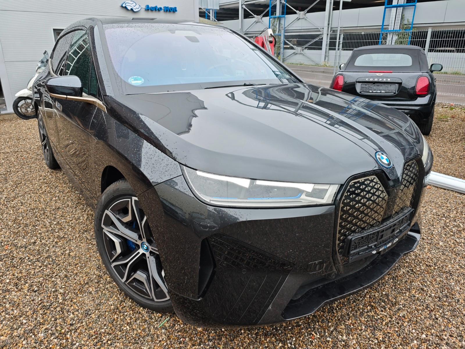 BMW iX