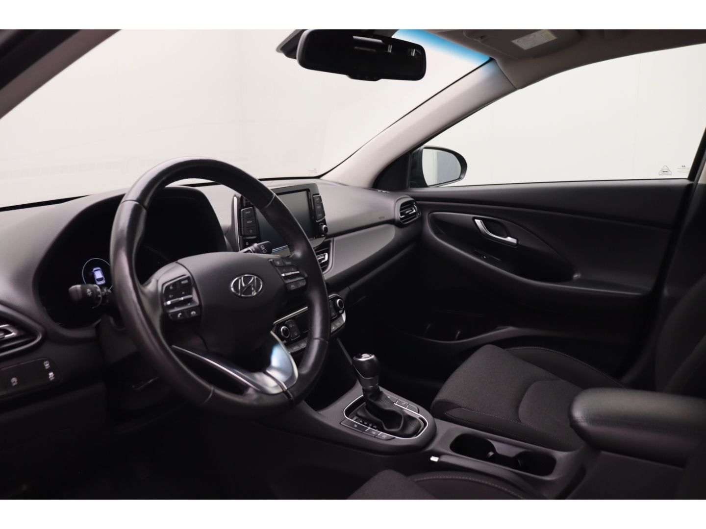 Fahrzeugabbildung Hyundai i30 1.6 Pure Kamera LED Tempomat 2-Zonen Klima