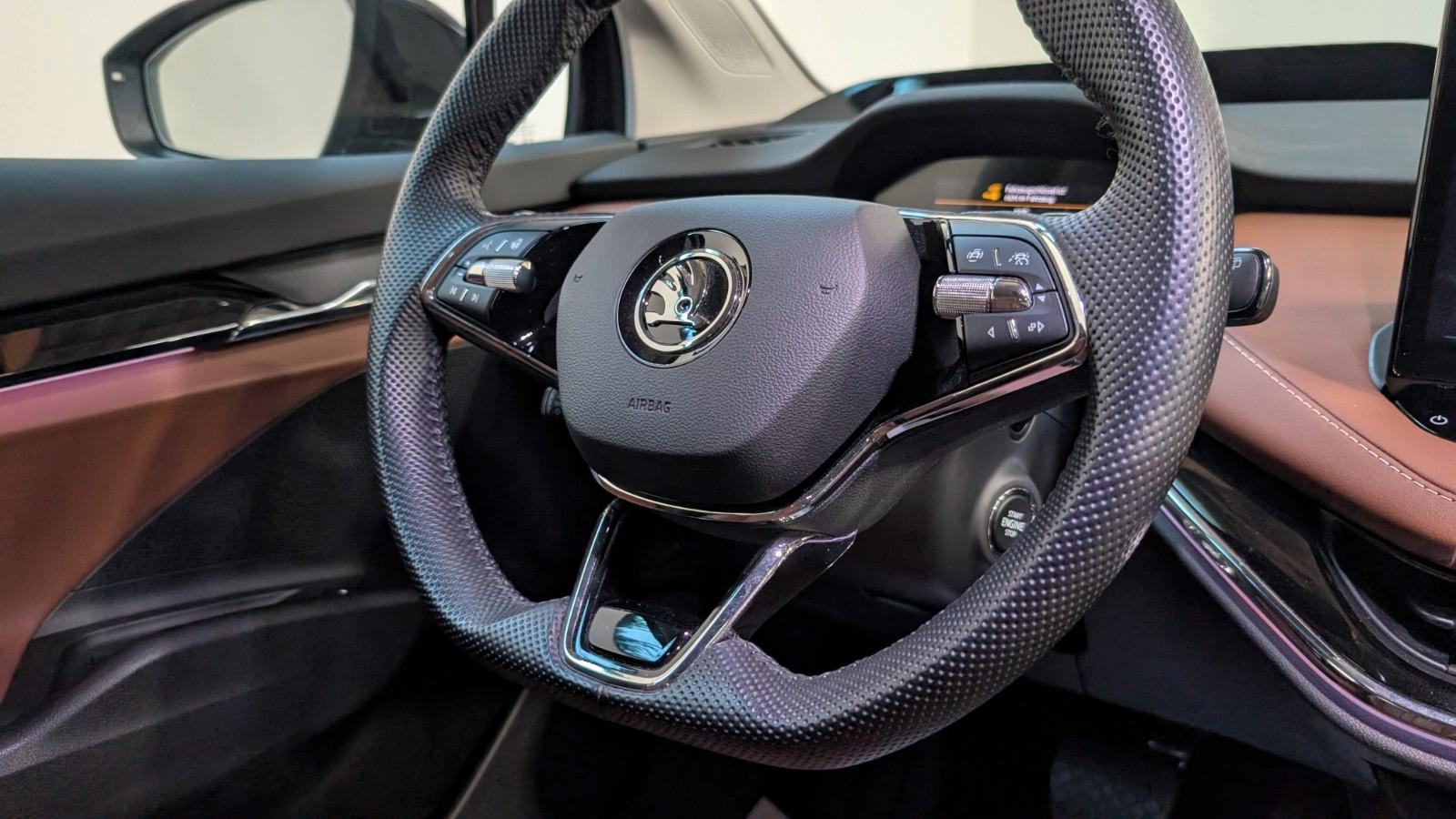 Skoda Enyaq 80 ecoSuite PANO*AHK*HUD*MEMOR*W-PUMPE*21"