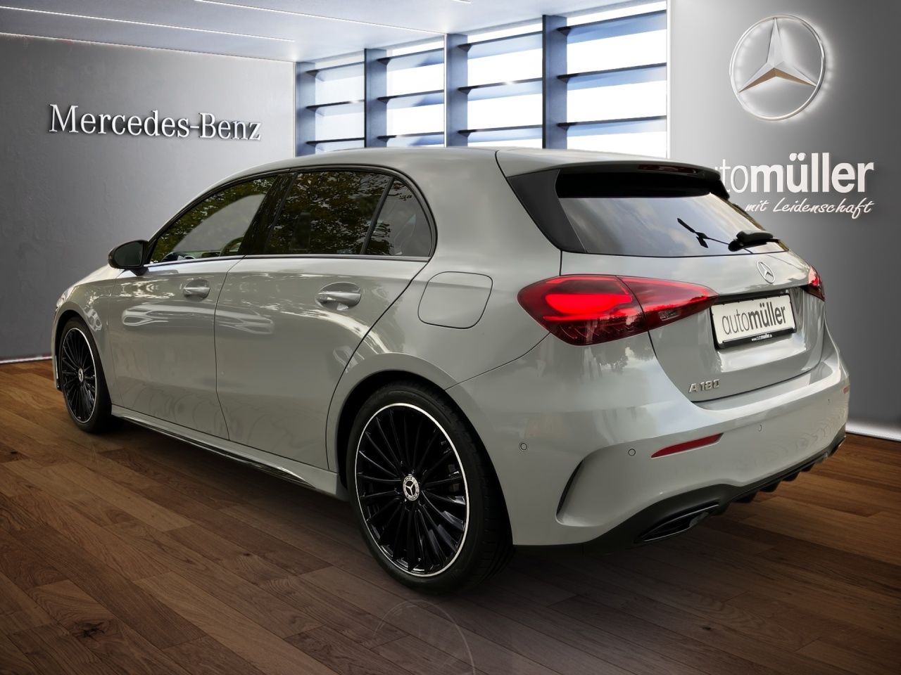Fahrzeugabbildung Mercedes-Benz A 180 AMG Night Multibeam Kamera WinterP Totwink