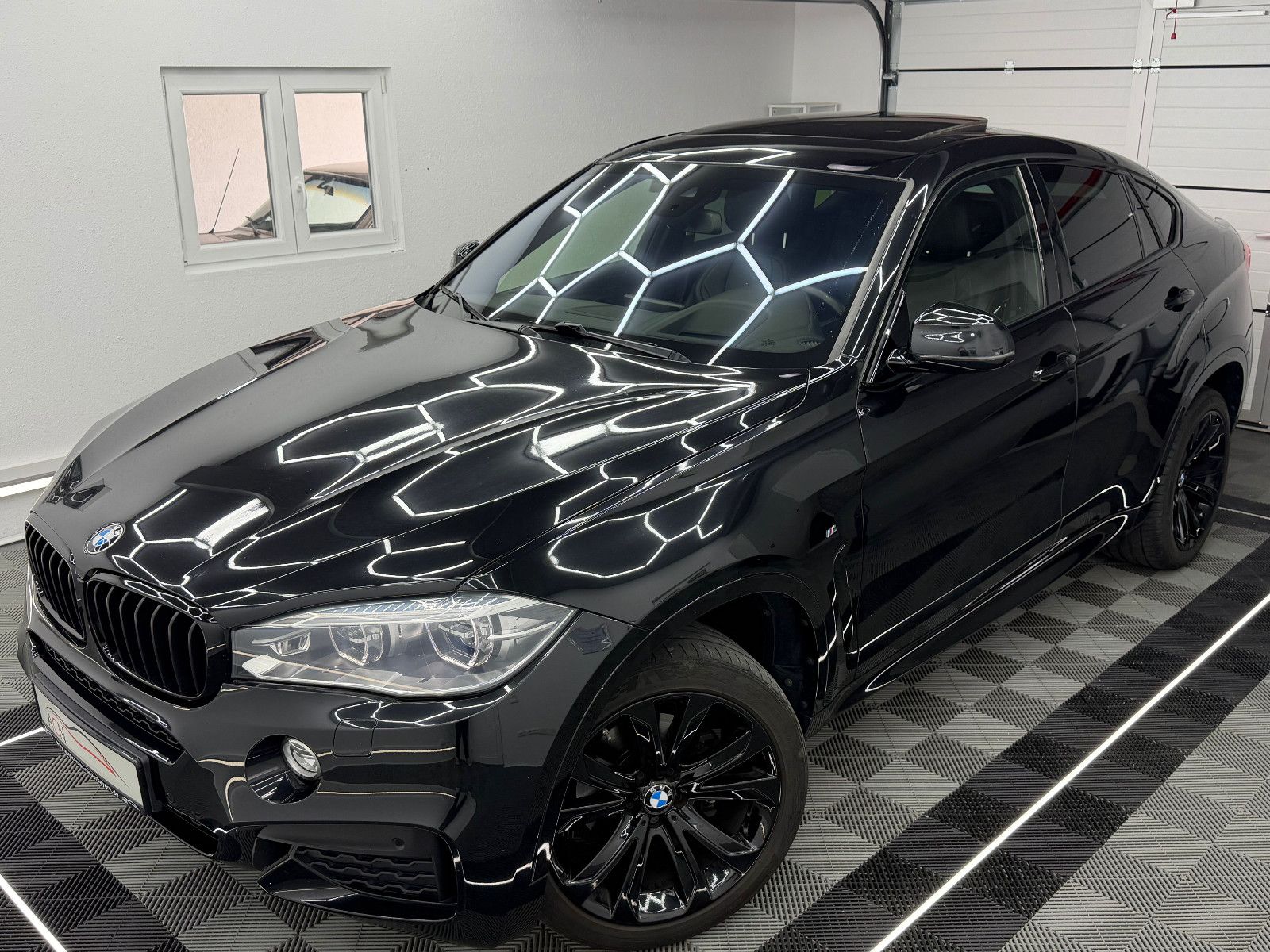 Fahrzeugabbildung BMW X6 xDrive 30 d M SPORT/LED/ACC/H&K/AHK/eGSD