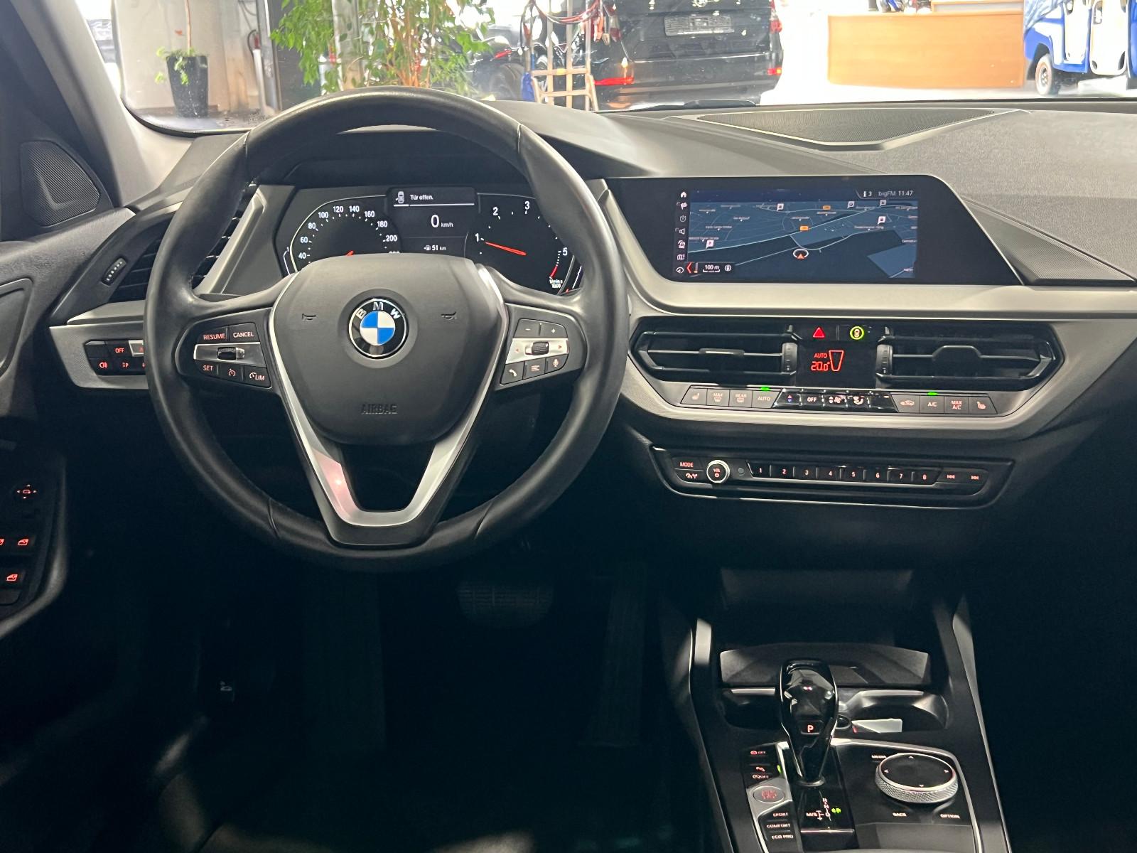 BMW 116 d Lim. Automatik **Navi*AHK*SHZ*PDC**, миниатюра 11