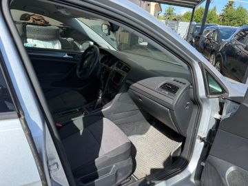 Volkswagen Golf - 12